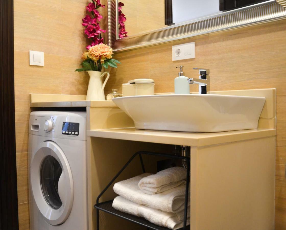 Apartamento San Jacinto III 塞维利亚 外观 照片